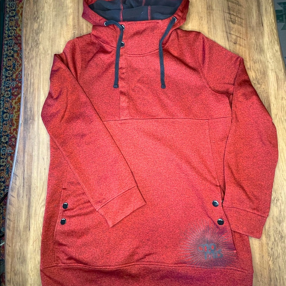 NOMIS- long, hooded snowboard sweatshirt